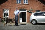 Læsø var sidste år den kommune i Danmark med mindst kriminalitet. Her er det landbetjent Per Nielsen i aktion sidste sommer. 