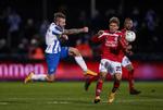 Matchvinder. Martin Spelmann afgjorde kampen til OB's fordel. her i kamp med Silkeborgs Nicolaj Ritter. 