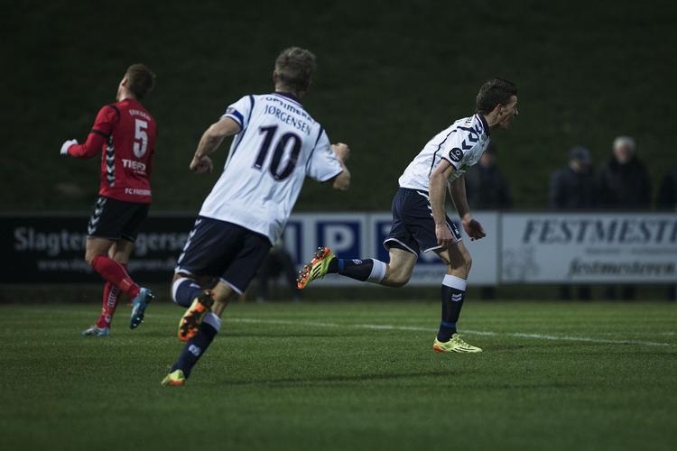 0-1. AGF's første mål i Martin Jørgensens afskedskamp blev scoret af Jesper Lange (th.). 