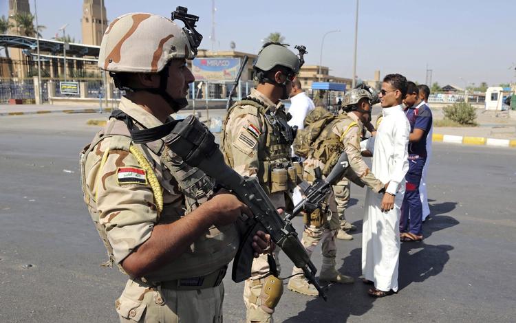 Irak. Korruptionen er udbedt i den irakiske hær, men nu vil landets ledere rydde op. 