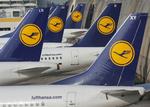 Aflysninger. Siden overenskomststriden brød ud i april, har Lufthansa, Lufthansa Cargo og datterselskabet Germanwings måttet aflyse næsten 6.000 flyvninger. 