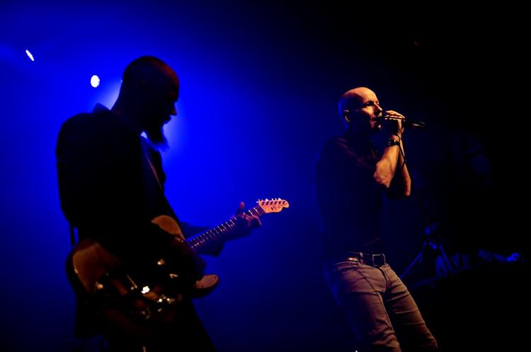 Kærlighed. Love Shops nye album fik de maksimale seks hjerter af Politikens anmelder. Her ses guitaristen Mika Vandborg og frontmand Jens Unmack, da gruppen spillede for et udsolgt Vega for en måned siden. 