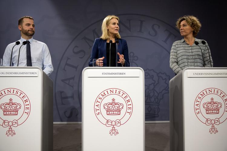 Udspil. Morten Østergaard, Helle Thorning-Schmidt og Christine Antorini præsenterer en ny gymnasiereform. 