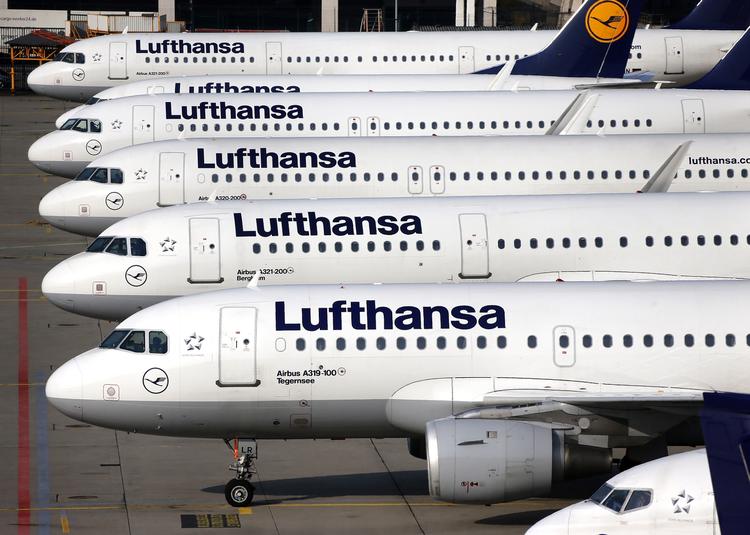 Venteposition. Endnu engang bliver passagererne gidsler i en strejke, der betyder, at cirka 1.400 fly hos Lufthansa aflyses. 