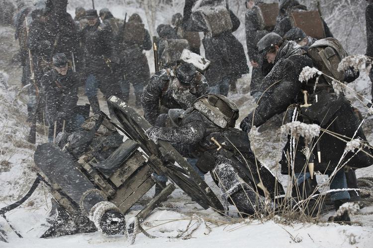 Patos. Fortællingen i '1864' er storladen og flot, men historisk halter den, mener kritiker. 