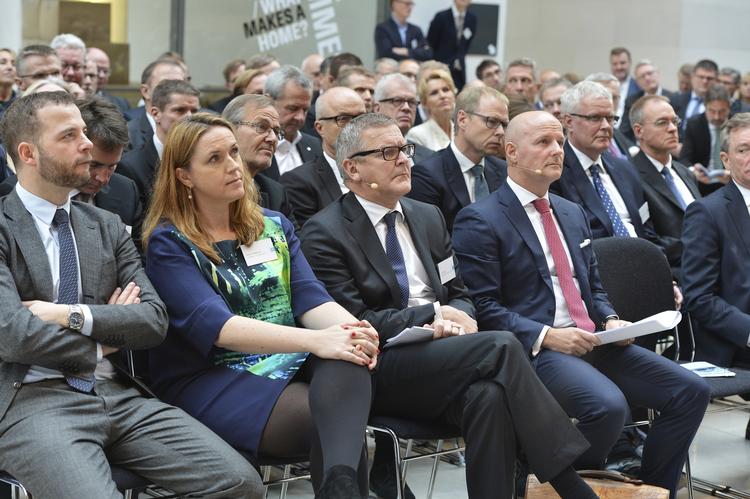 Finansrådet holdt i dag årsmøde på Statens Museum for Kunst.. Her er det  økonomi- og indenrigsminister Morten Østergaard (R), adm. direktør for Landbrug &amp; Fødevarer Karen Hækkerup, nationalbankdirektør Lars Rohde og  Finansrådets formand Tonny Thierry Andersen. 