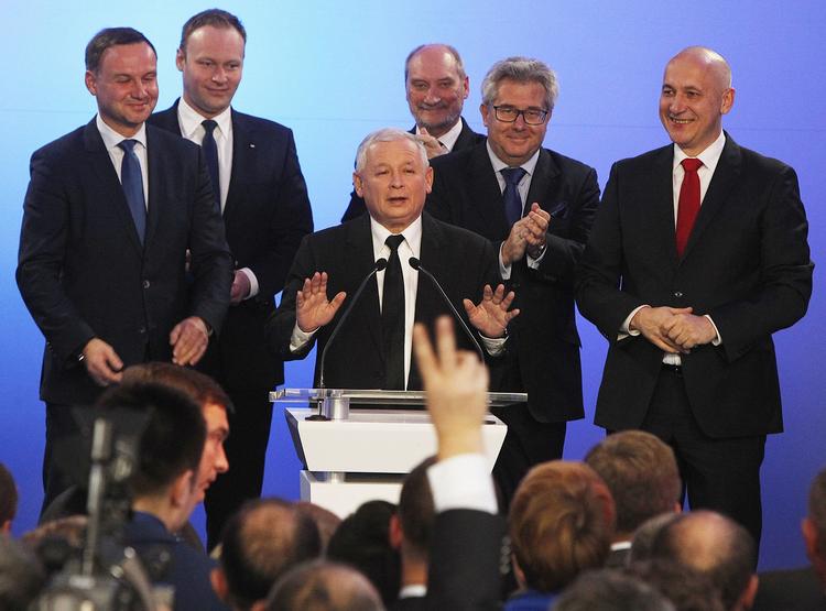 Politikerfamilie. Jaroslaw Kaczynski har tidligere været ministerpræsident, og hans afdøde bror var præsident. 