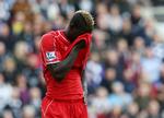 Brøler. Mario Balotelli er ansat til at score mål på banen, men 'selvmål' uden for grønsværen bliver det også til. 