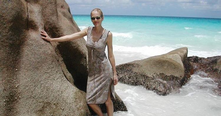 bounty. Suzanne Bjerrehuus var i 2003 på ferie på Seychellerne. På billedet står hun på den strand, Anse Georgette, der på det tidspunkt var udråbt som 'Verdens bedste': 