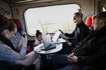 Mobilt. Trods navnet 'Print Selv'-billet, kan den fremvises på computer eller tablet i toget, men altså ikke på smartphone. 