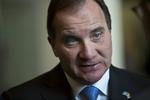 Den nye svenske statsminister Stefan Löfven er kommet i mindretal, efter at Sverigedemokraterna vil stemme for et borgerligt budgetforslag. 