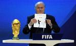 ansvar? Fifa-præsident Sepp Blatter afslører i 2010, at værtsrollen for VM-slutrunden i 2022 blev givet til ørkenstaten Qatar. 