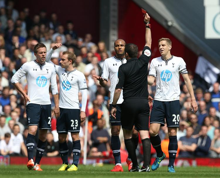 rødt. Tottenham har disciplinære udfordringer med mange frispark og kort hidtil i sæsonen i Premier League. 