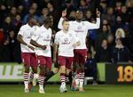 0-1. Aston Villas Christian Benteke (th) scorede kampens enlige mål mod Crystal Palace. 
