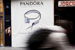 ERHVERV Pandora opjusterer forventninger til årets omsætning