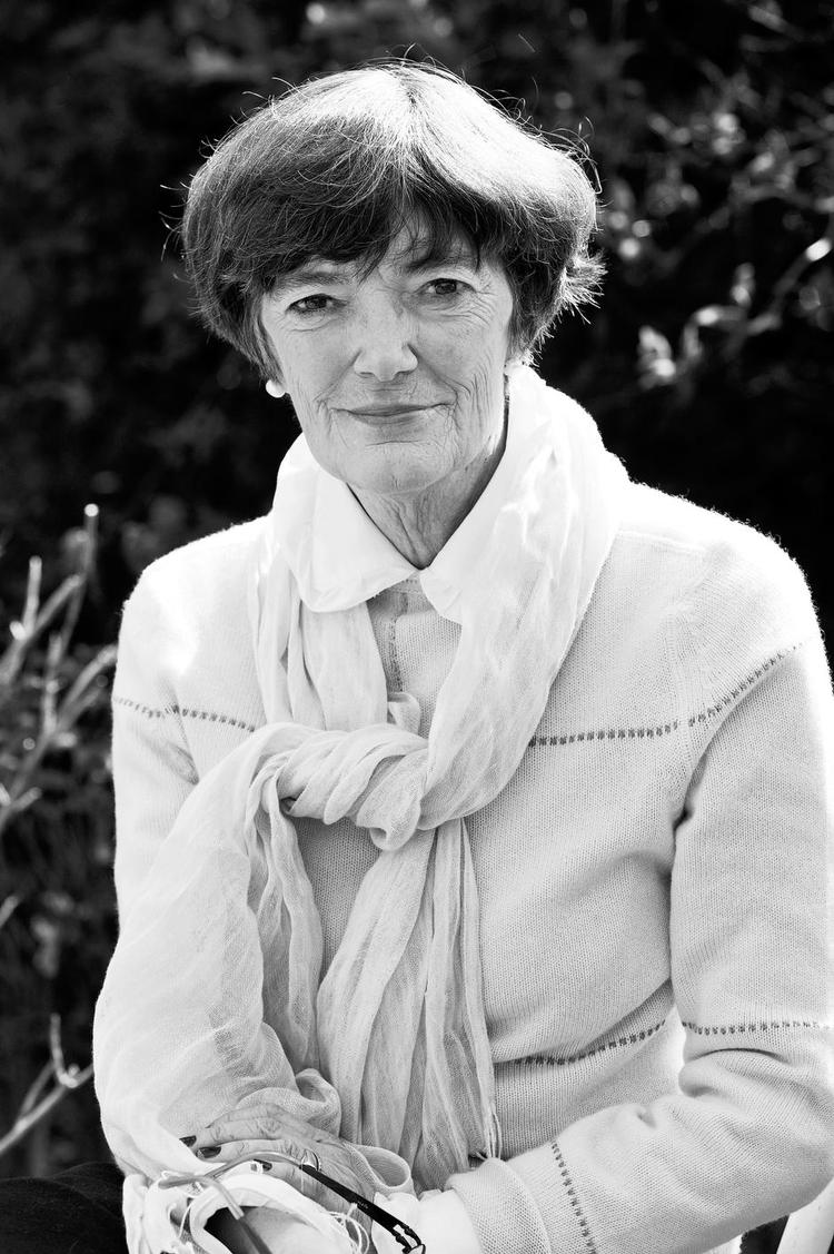 Styrke. Jane Aamund insisterer, selv når det ser sortest ud, på den styrke og humor, hun har fået med sig fra christianshavnerdelen af familien, og det er nok den, hendes mange læsere er faldet for. 