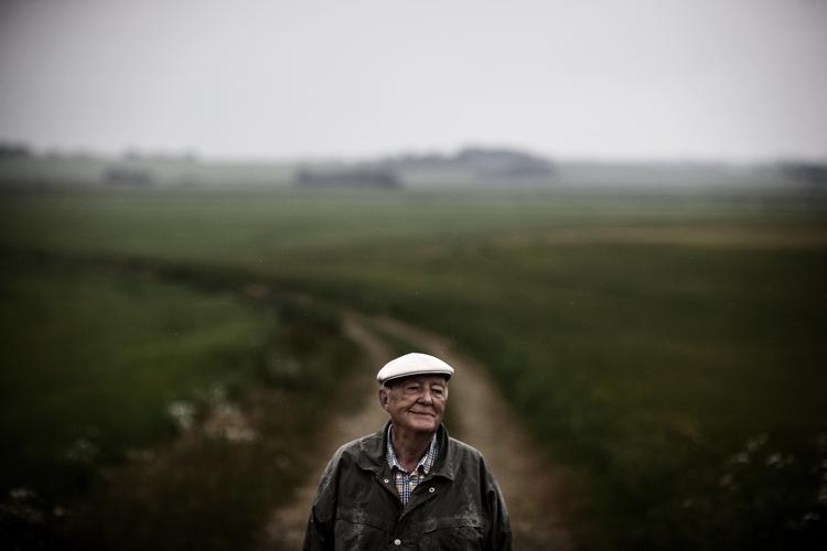 Prisvinder. Knud Sørensen har holdt os alle orienteret om, hvordan landskabet og livet uden for de store byer har forandret sig de seneste 50 år. I fredags fik han Akademiets store pris. Men hvilken betydning har priserne? 