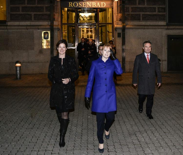 VALG. Oppositionen forlader et såkaldt krisemøde med regeringen sent i går aftes. 