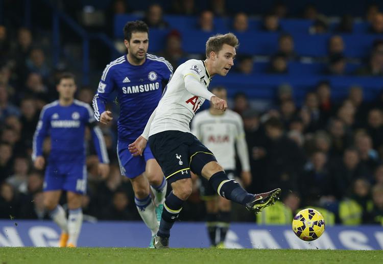 3-0. Christian Eriksen havde det svært på Tottenhams midtbane over for et stærkt organiseret Chelsea-hold. 