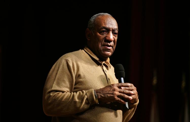 Bill Cosby påstår, at Huth har forsøgt at presse ham for 250.000 dollar eller halvanden million kroner. 