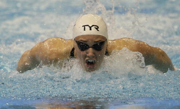 TRIPLEFINALIST. FØrst 50 meter butterfly i holdkappen, så 50 meter butterfly i den individuelle VM-finale og så 100 meter fri i endnu en holdkap. Jeanette Ottesen får en lang aften i Doha. 