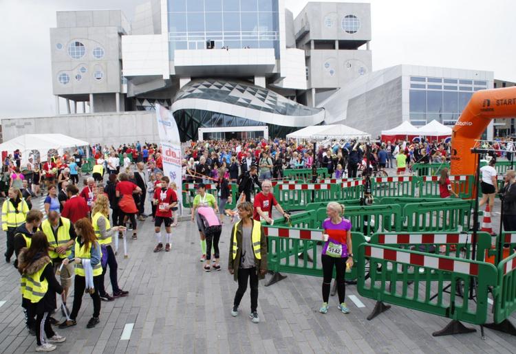 FLYTTEDAG. Nordjyllands Fjordmarathon vil ikke slås om løberne - og flytter fra september til juni. 