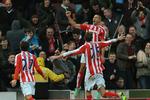 3-2. En scoring efter 19 sekunder sendte Stoke på sejrsmål som Arsenal i en kamp, hvor også Jonathan Walters scorede. 