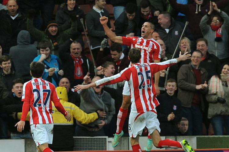 3-2. En scoring efter 19 sekunder sendte Stoke på sejrsmål som Arsenal i en kamp, hvor også Jonathan Walters scorede. 