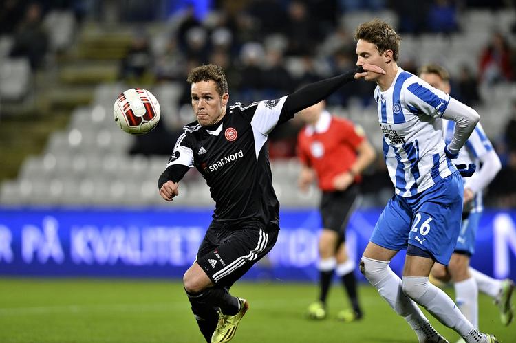 KAMP. Efter tre sejre i de første tre superligakampe hjemme på Tre-For Park med Ove Pedersen ved roret måtte OB nøjes med et point mod AaB i lørdagens kamp. 