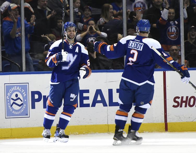 Mål. Fransk Nielsen (tv) fejrer sin scoring, der dog i sidste ende ikke var nok. 