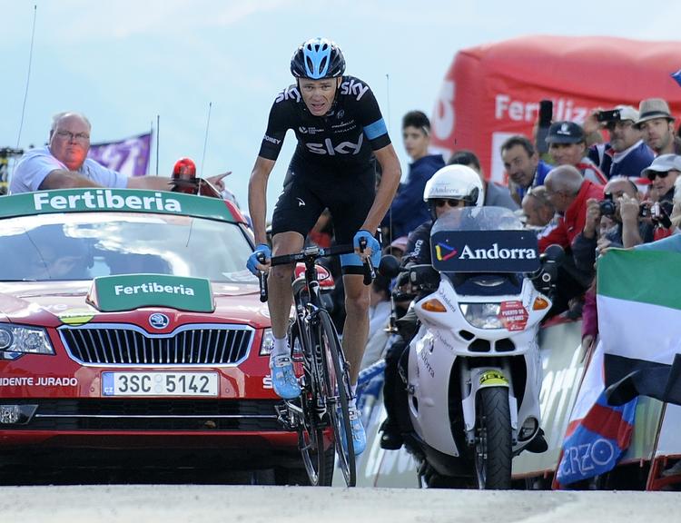 Trækplaster. 20.000 tilskuere havde fundet vej til begivenheden, men Froome kom ikke til at spille nogen fremtrædende rolle i løbet. 