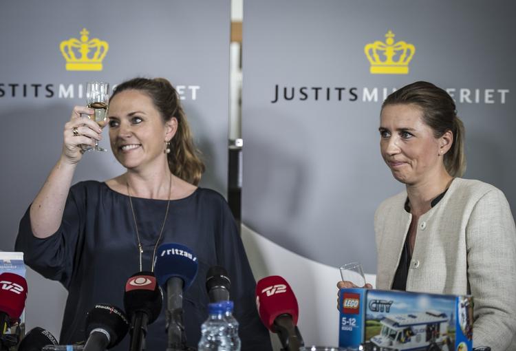 ERITREA. Venstre kræver nu en undersøgelse af justitsminister Mette Frederiksen (S) og hendes forgænger Karen Hækkerups (S) involvering i den såkaldte Eritrea-sag. 