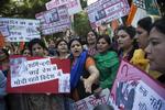 PROTESTER. Det har ført til protester i Indiens hovedstad New Delhi, at en chauffør fra Uber angiveligt har voldtaget en kvindelig passager. 