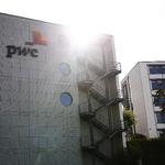 Skattetænkere. Revisionsfirmaet PWC's hovedsæde i Luxembourg. Firmaet er kommet i søgelyset, efter at en intern lækage har afsløret hemmelige skatteaftaler mellem Luxembourg og flere internationale firmaer. 