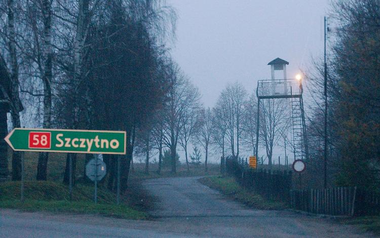 CIA-AFHØRINGER. Den amerikanske efterretningstjeneste udspurgte terrorfanger på hemmelige baser i udlandet. Den polske militærkaserne ved Stare Kiejkuty menes at huse et af CIA's hemmelige fængsler. 