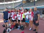40-17. De danske kabaddi-kvinder med trænere på stadion i Punjab før åbningskampen mod Aserbajdsjan. Den eneste danske genganger fra seneste VM er Mille Freya Petersen (nummer tre fra højre). 