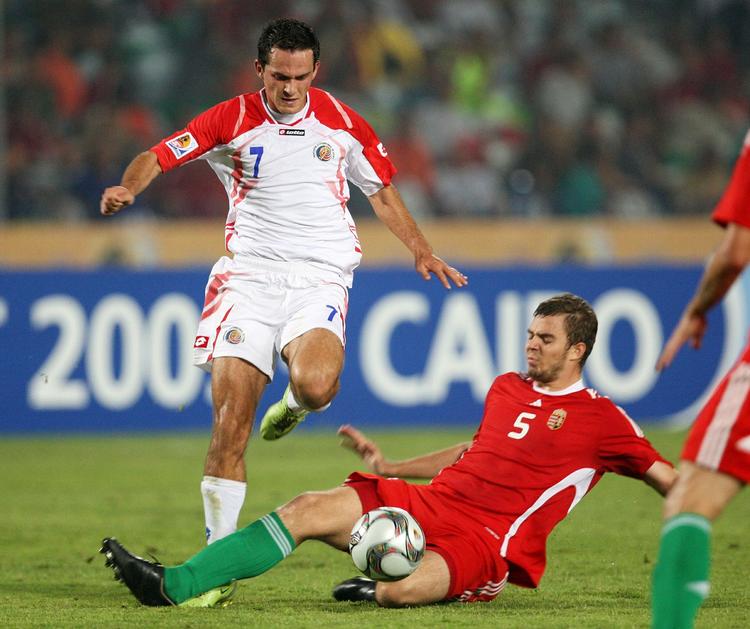 kontrakt. Marcos Urena (tv) på landsholdstjeneste for Costa Rica. 