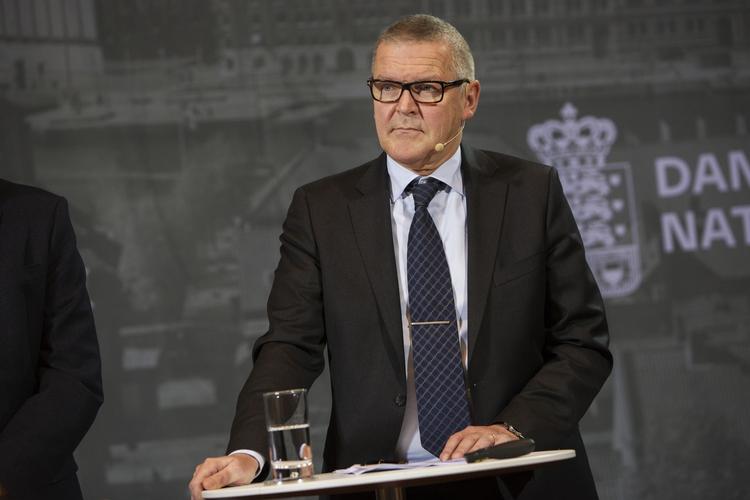 prognosemager. Nationalbanken med direktør Lars Rohde i spidsen fremlagde i går sit syn på dansk økonomi. 