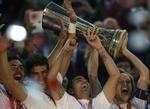 pokal-jagt.  Sidste sæson i Europa League blev afsluttet med en finale mellem Benfica og Sevilla, som spanierne vandt efter straffesparkskonkurrence. 