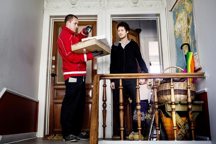 ONLINE. En stigende del af danskernes onlinehandel foregår via smartphones og tablets. 