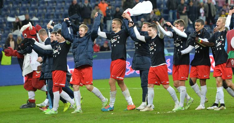 21. Salzburg-spillerme fejrer sejren og en flot målrekord i Europa League. 
