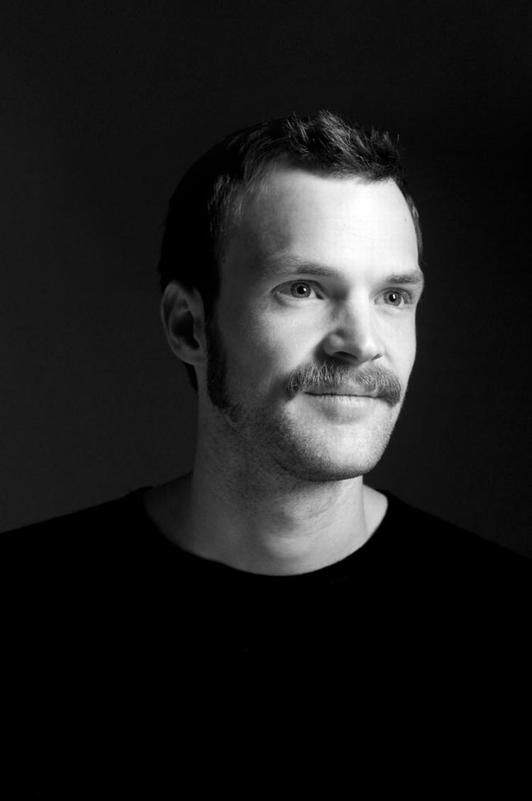 Disco. Det er ok at være retro, når danseglæden overstråler nostalgien. 