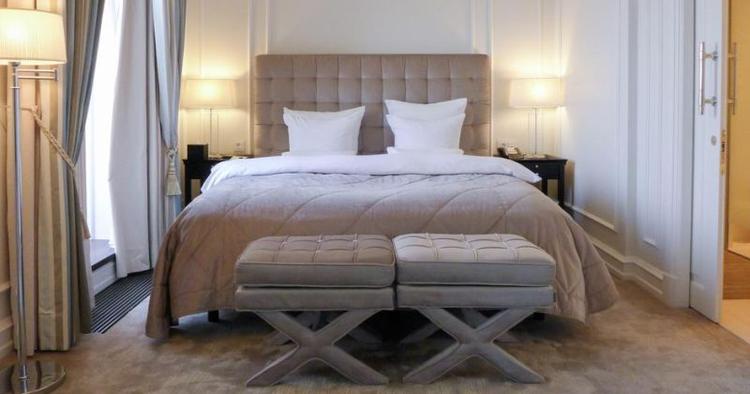 D'angleterre. Den hvide dame på Kgs. Nytorv åbnede efter en gennemgribende renovation i 2013. 