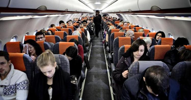 lighed. Hos easyJet er næsten alle lige, når det gælder benplads. Kun på forreste række og ved nødudgangen kan man strække lidt mere ud. Arkivfoto: Joachim Adrian 