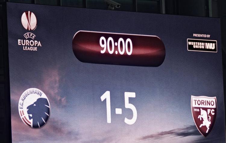 Dystert. FCK tabte 5-1 i Parken i aftes til Torino, mens AaB trods 2-0-nederlag i Portugal kom videre i Europa League. 