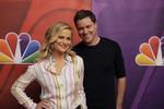 Søskende. Amy Poehler fungerer som producerer på lillebror Gregs komedieserie, hvor hun også har en tilbagevendende rolle - som en stærkt irriterende version af sig selv. 
