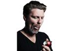 Juleelsker. Tim Vladimir anser sig selv for at være en af dem der holder meget af julen. 