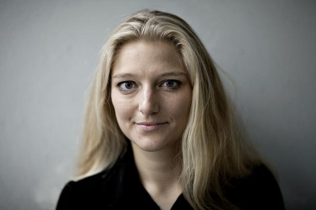 44. Zenia Stampe. Født 1979. MF (R). (28) 