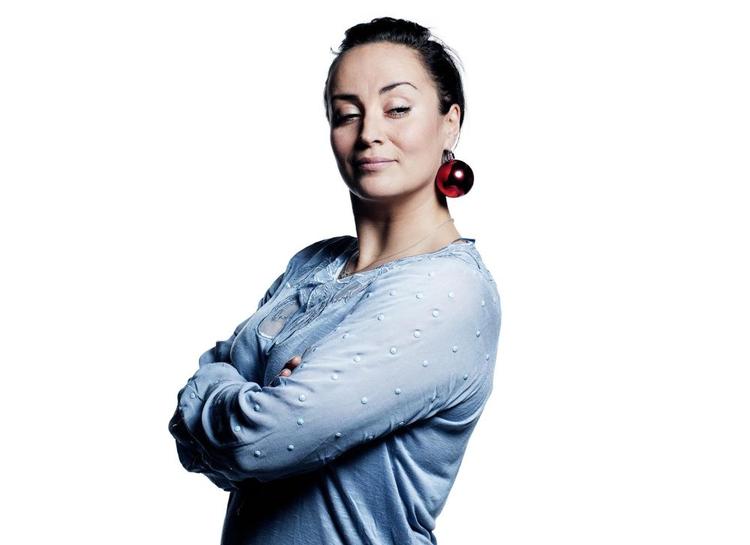 Sne og mørke. Man kommer lidt hurtigere i julestemning på Grønland, mener sangerinden Julie Berthelsen. 