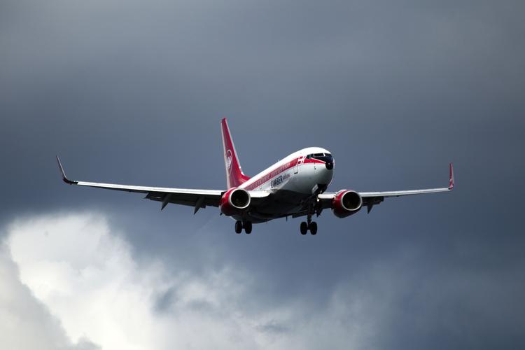 Flysikkerhed. Et fly fra Cimber måtte fredag ændre kurs på grund af et ukendt russisk militærfly. 